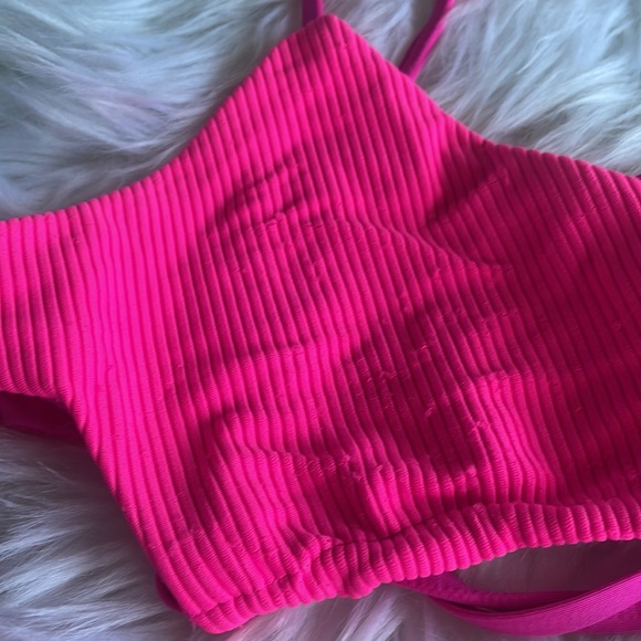 Neon Frankie’s bikini - Picture 10 of 11